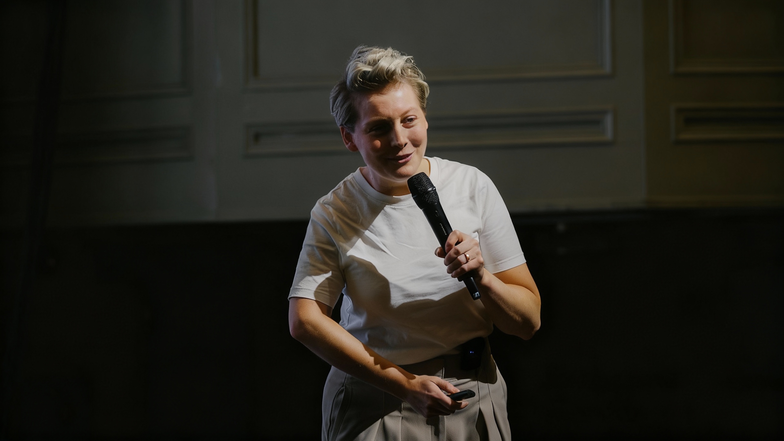 Lisa Bean North East Speaker and Comedian LIVE SHOW